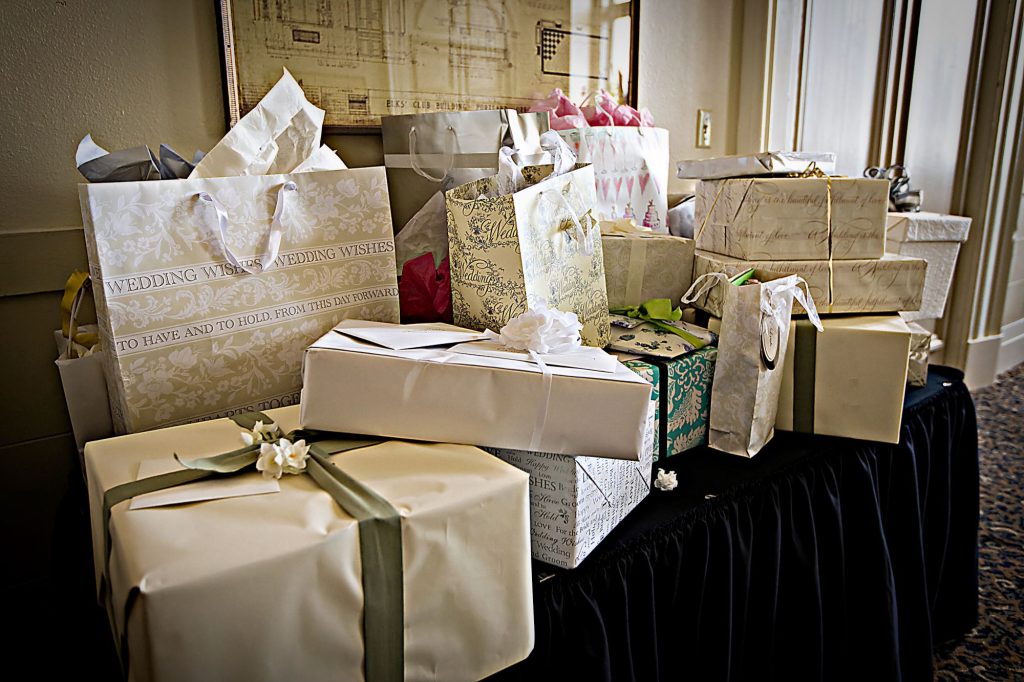 pick-top-wedding-gifts-registry